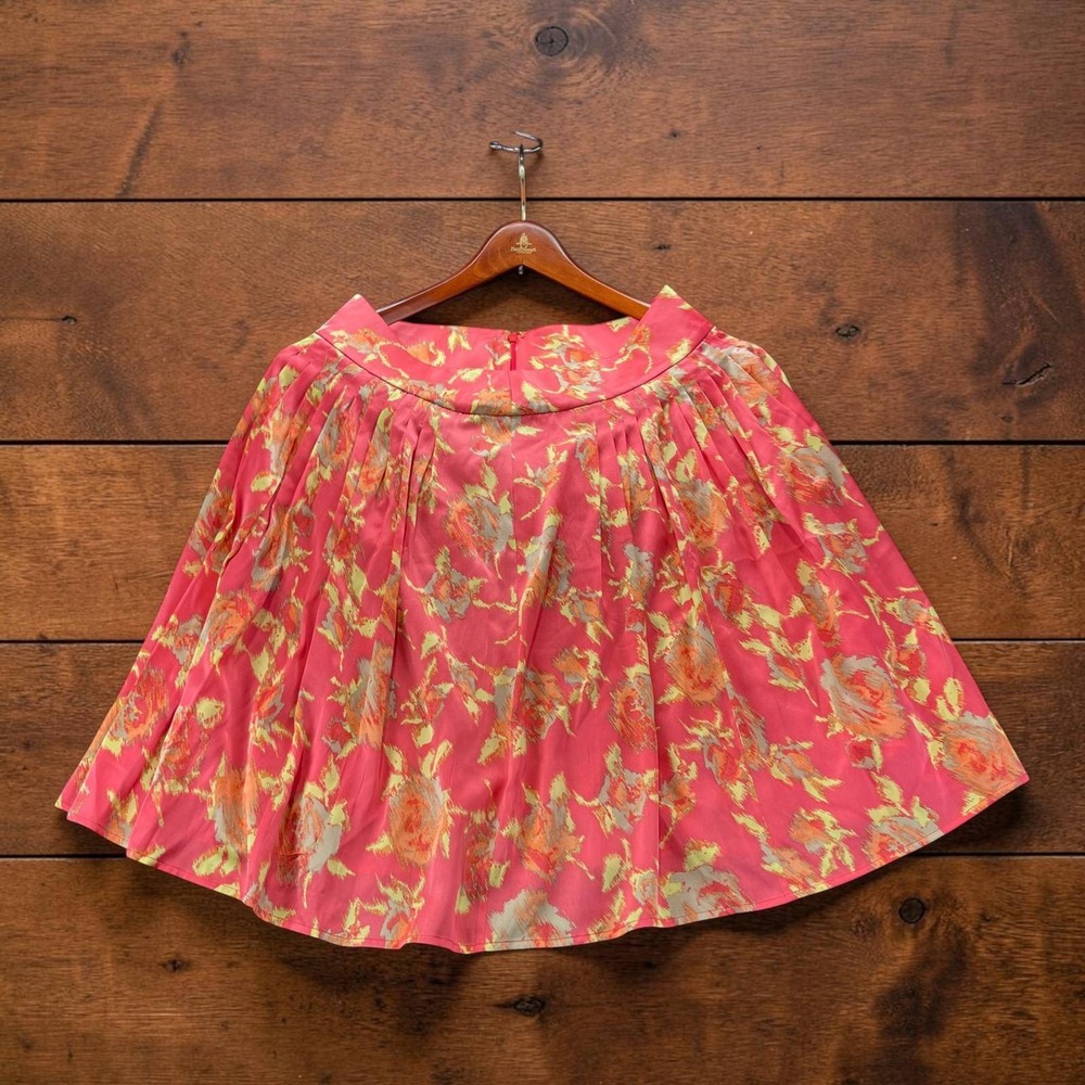 St John Collection Womens Size 8 Coral Pink Floral Pleated Full Skirt Lined